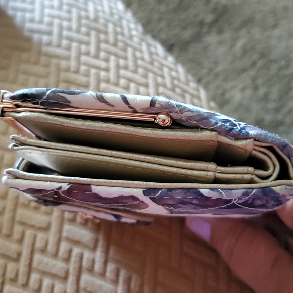 Buxton beautiful wallet - Picture 8 of 10